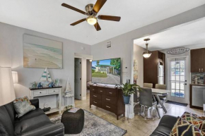 Beach House-Fenced Yard/Pet Friendly Free Parking
